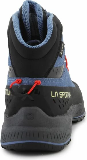 Atlete për femra La Sportiva, të zeza dhe blu