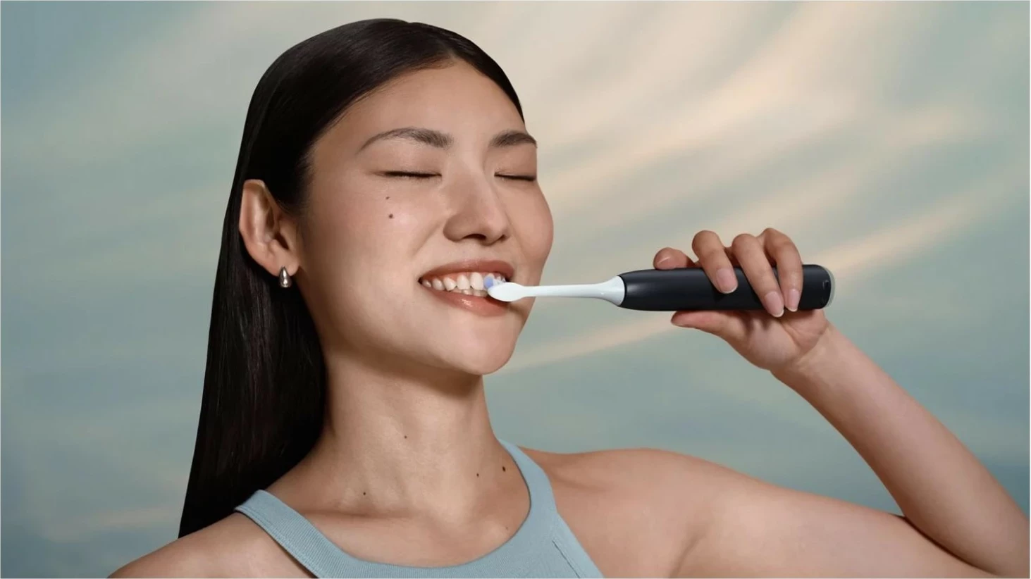 Furçë dhëmbësh sonike Philips Sonicare 6500 HX7411/02, Bluetooth, e zezë