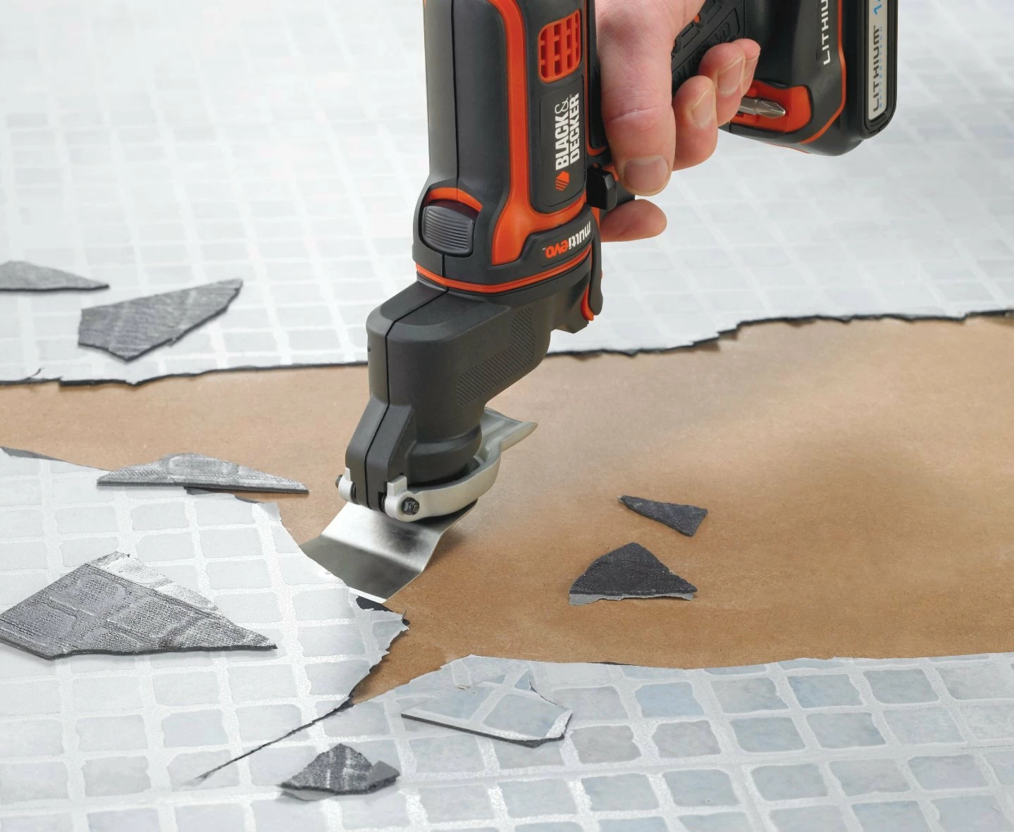 Shtojcë prerëse Black+Decker MTOS4 për vegël multifunksionale MT143K/MT350K, e zezë, set me 4 tehe + jastëk bluarës + 6 disqe