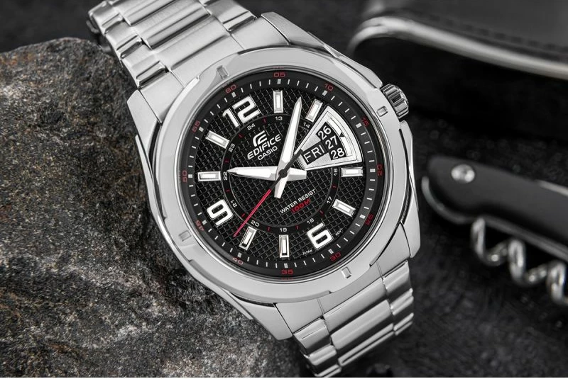 Orë dore për meshkuj CASIO, e zezë