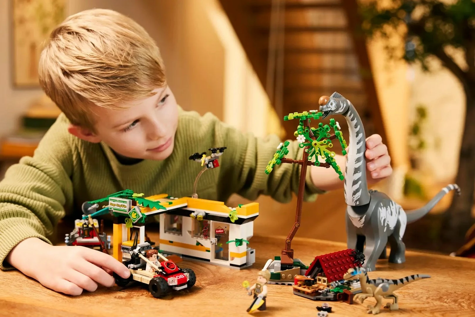 Set lodrash LEGO Jurassic World 76973, Raptor & Titanosaurus Tracking Mission, 3 minifigura, për fëmijë 7+