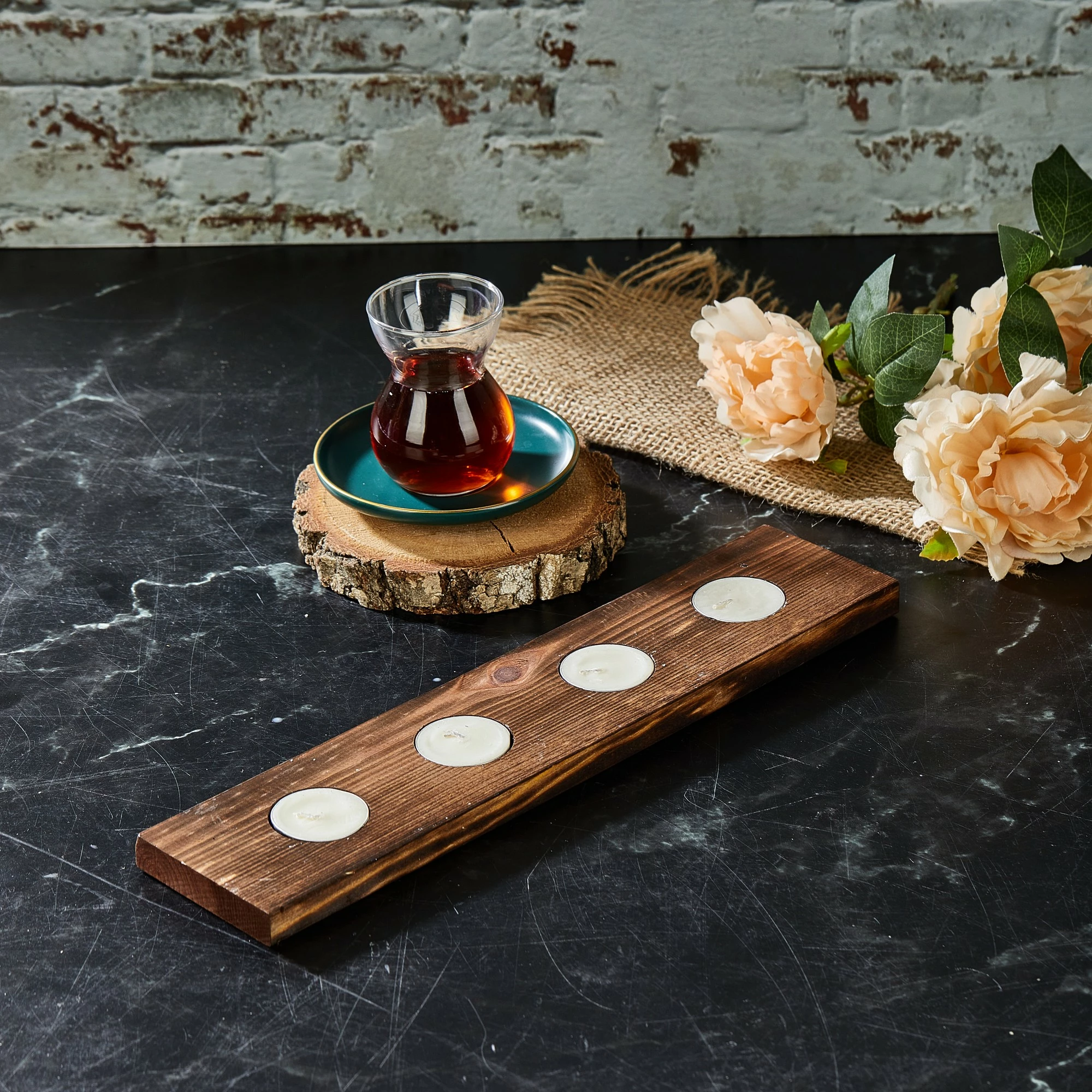 Mbajtëse druri për qirinj të vegjël, dizajn Aberto, ngjyrë kafe, 35x9cm