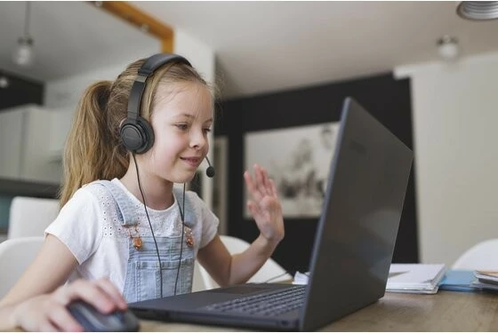 Kufje Kensington Classic EQ K97464WW USB-C me mikrofon, kabllo 2 m, stereo, reduktim pasiv zhurme, të zeza