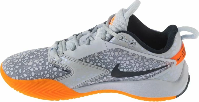 Atlete Nike, të bardha [Madhësia: 38]