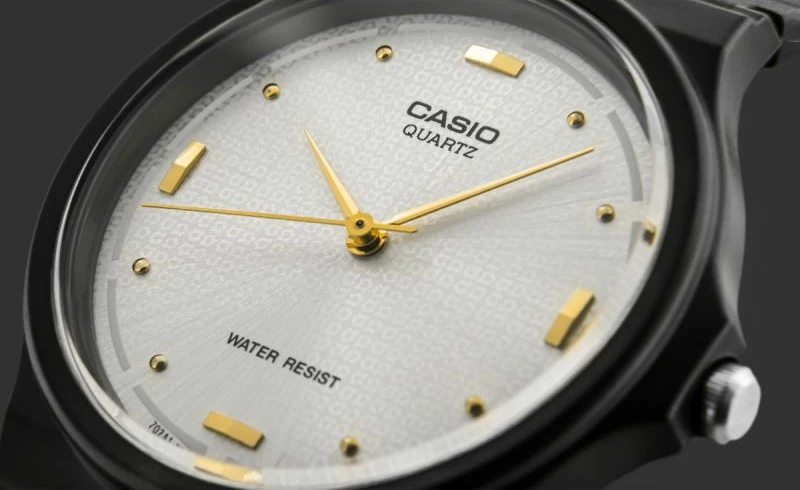 Orë dore për femra Casio, e zezë