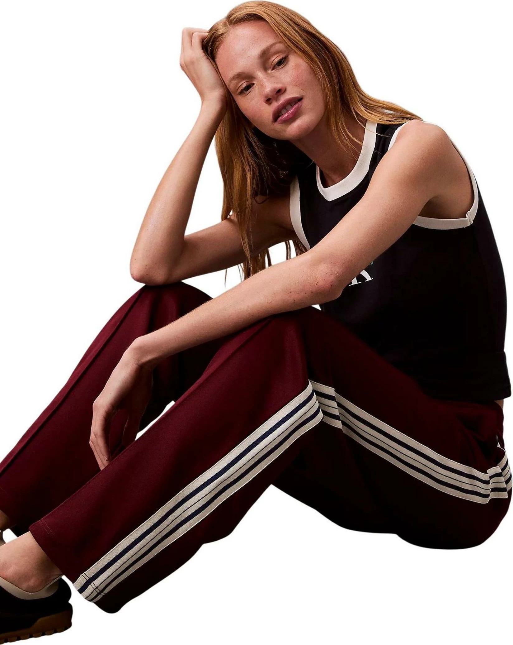 Pantallona sportive për femra Calvin Klein Jeans LV144C239G, bordeaux [Madhësia: M]