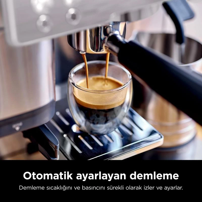 Makinë kafeje Ninja Luxe Premier ES601EU me mulli të integruar, Barista Assist, Dual Froth System, rezervuar kokrrash me mbrojtje UV, silver/black