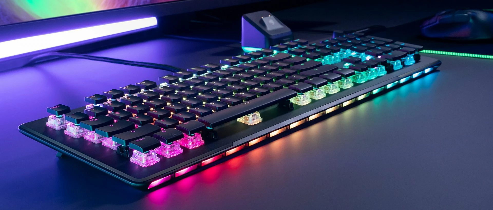 Tastierë mekanike gaming Turtle Beach Vulcan II Max, TITAN II Optical Red, full size, RGB, me mbështetëse dore, e zezë