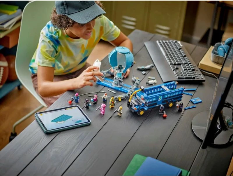 Set LEGO Fortnite Battle Bus