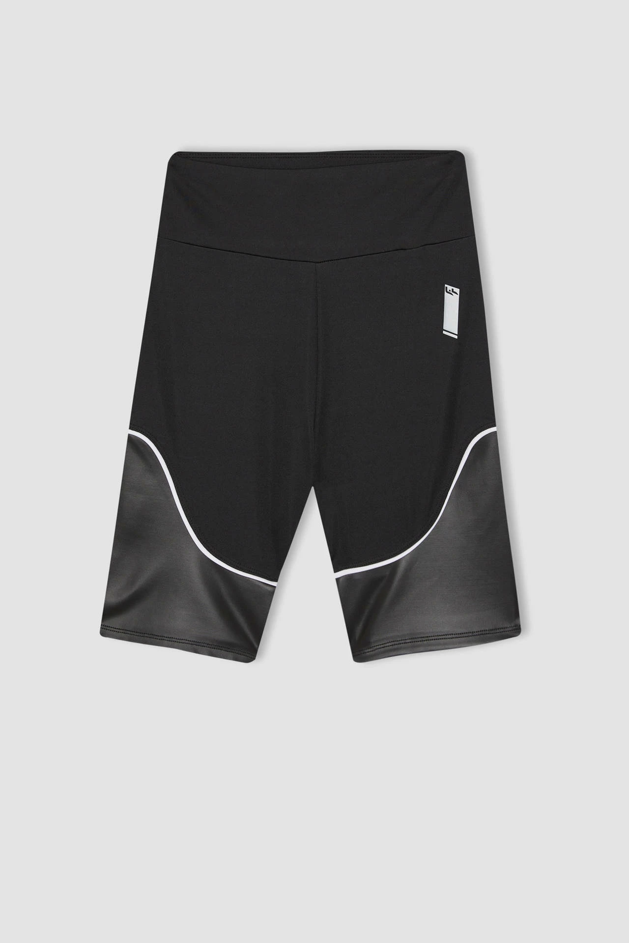 Shorce sportive për femra DeFacto, të zeza