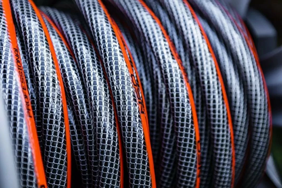 Zorrë kopshti Neo Professional 15-841 1/2" 30 m 6-shtresore, e zezë/portokalli