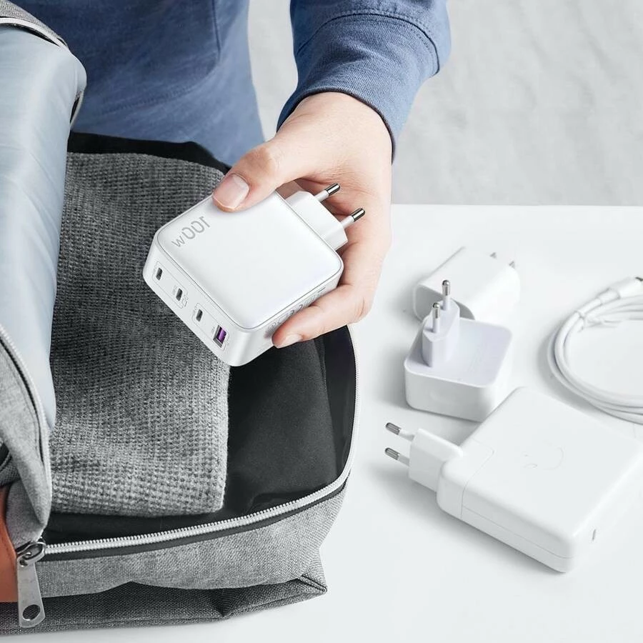 Karikues universal Ugreen Nexode 100W GaN, 4 porta USB-C/USB-A, i bardhë