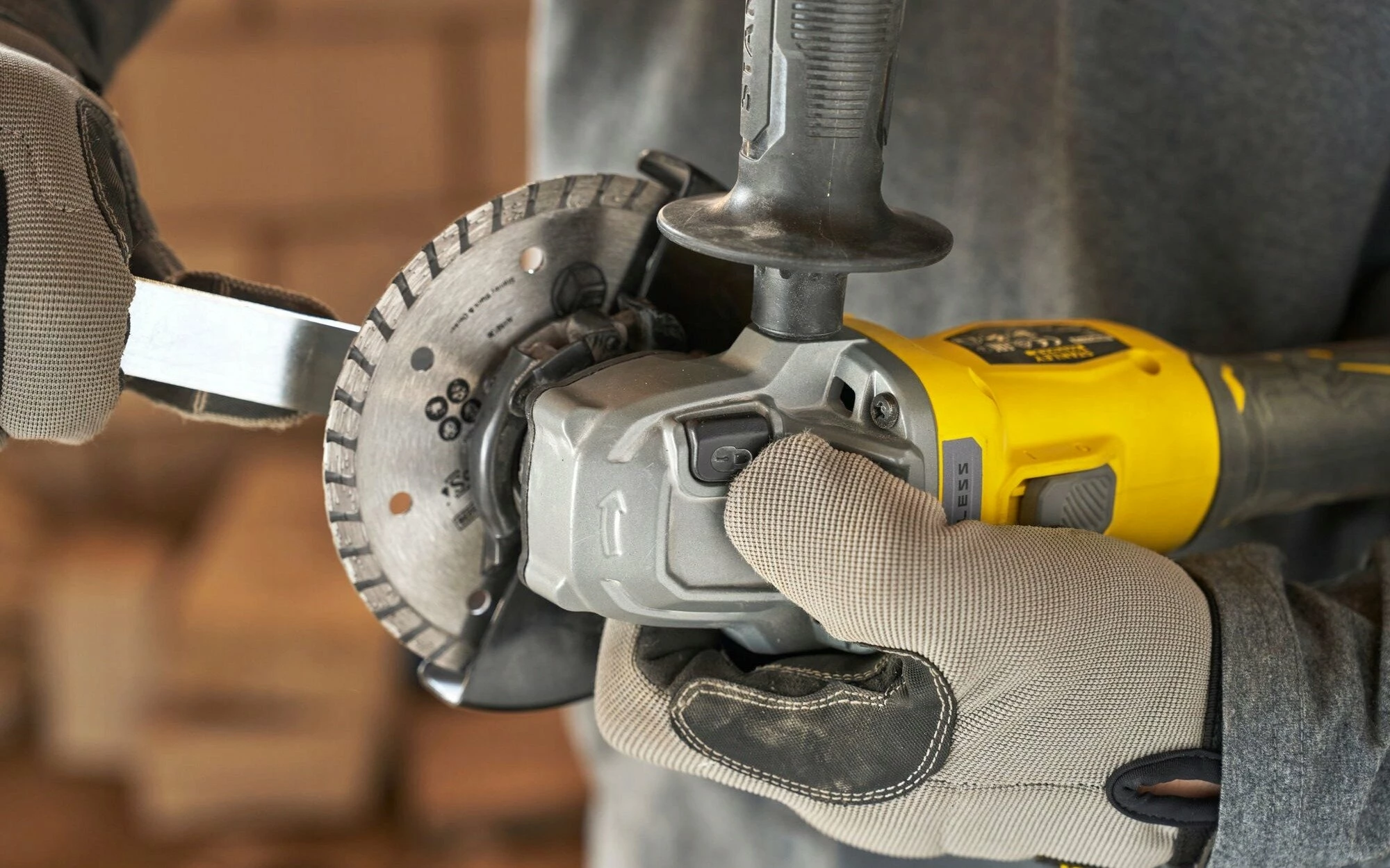 Brus këndor Stanley Fatmax SFMCG710B-XJ 18V 125mm brushless, e zezë/verdhe, pa bateri