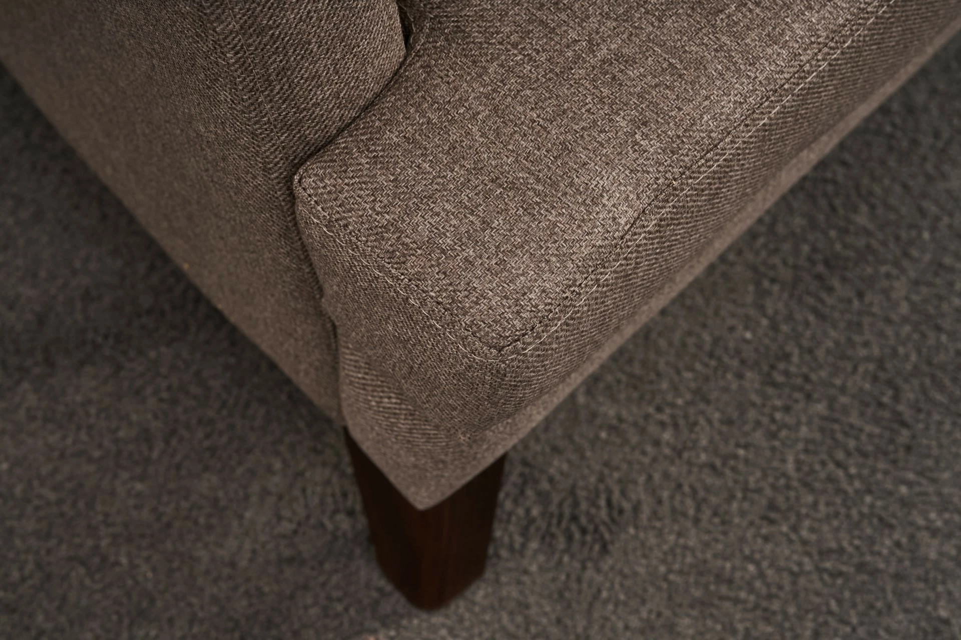 Karrige njëvendëshe Atelier del Sofa, Aly Arzilla, ngjyrë kafe