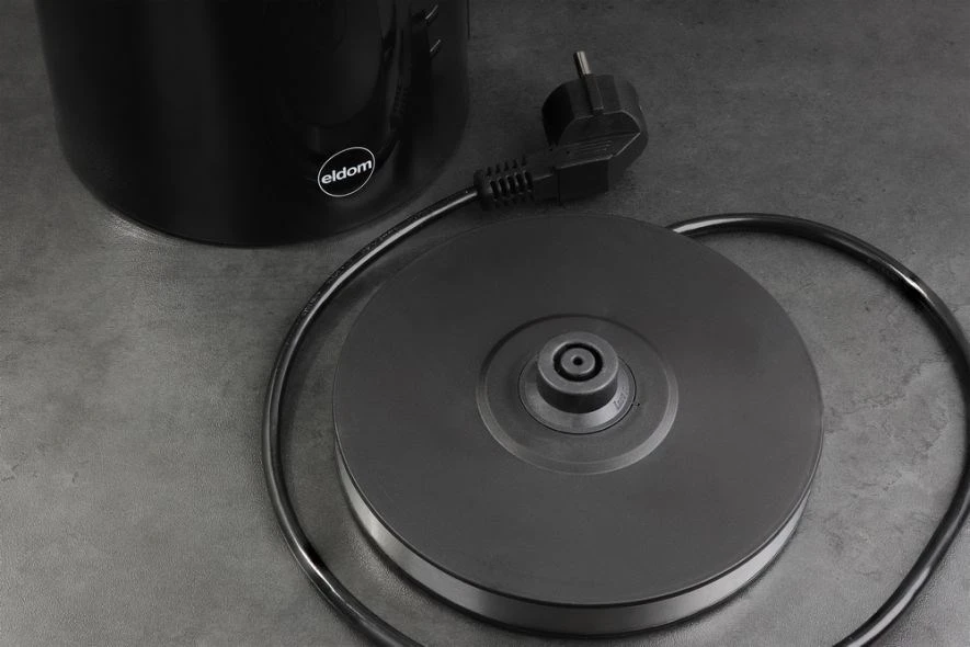 Vluese uji ELDOM C530 NEVO, 1.7 L, 2200 W, e zezë/transparente