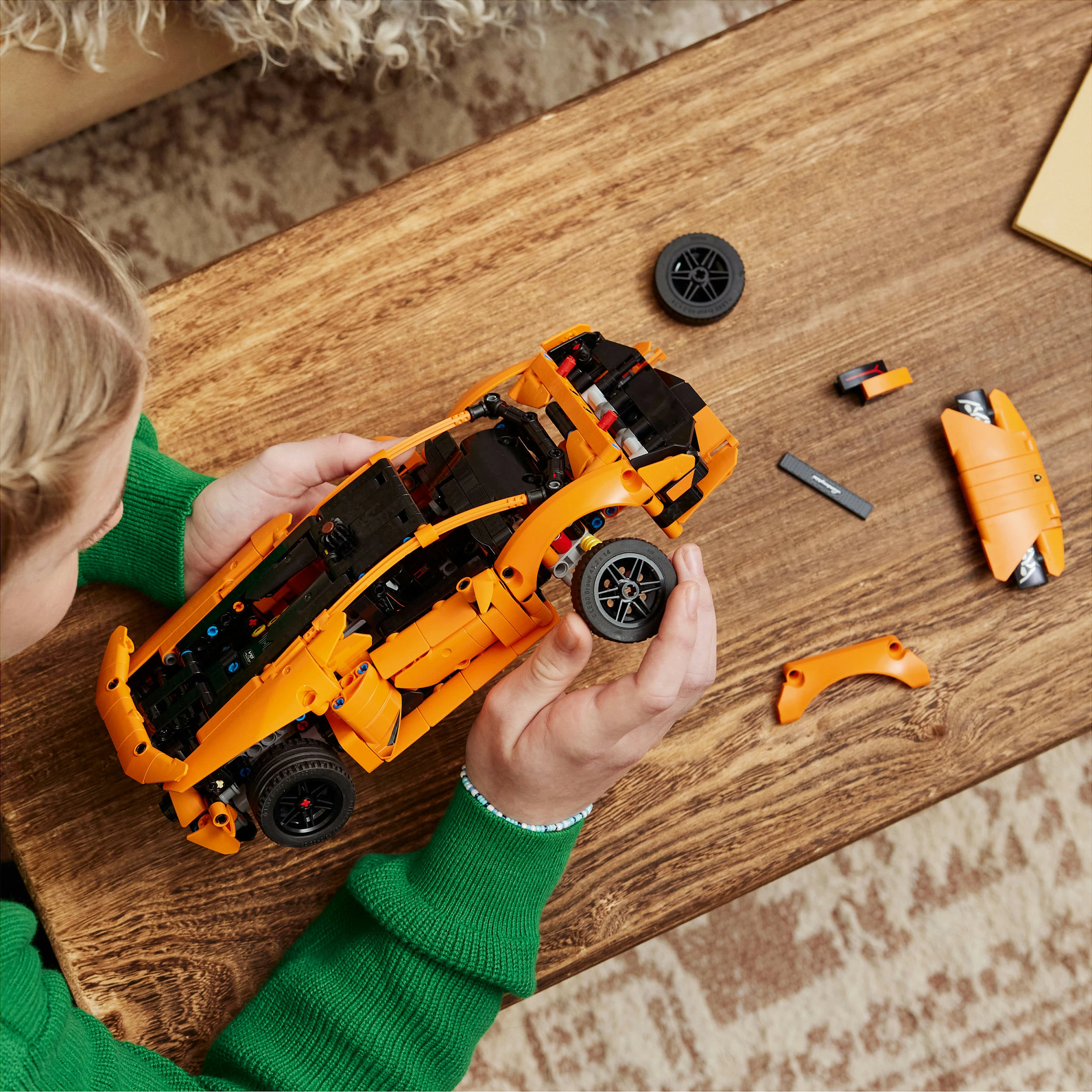 Set LEGO Technic Lamborghini Huracán Tecnica 42196, 806 copa, 9+, portokalli