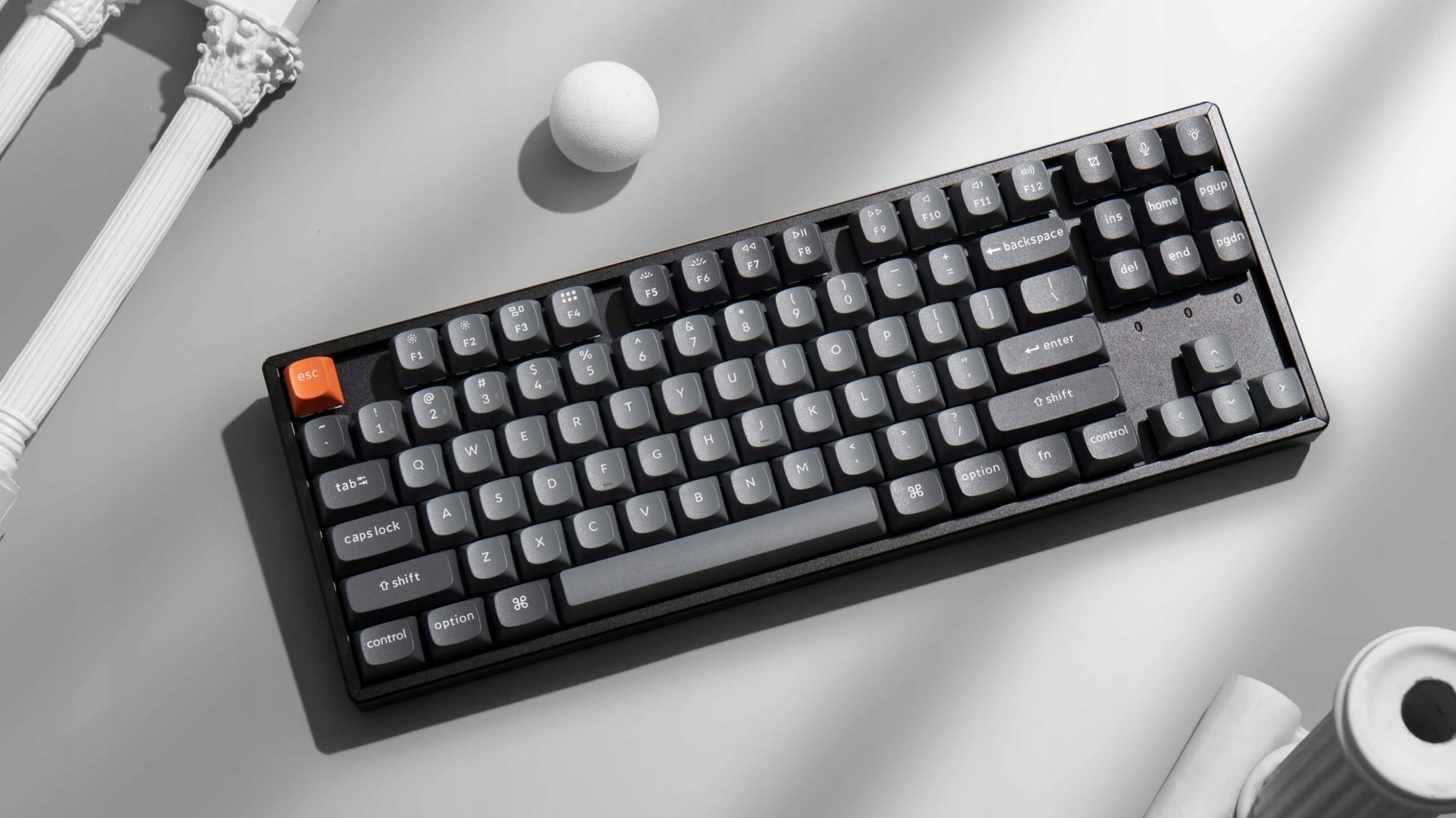 Tastierë mekanike Keychron K8 Max K8M-J3, TKL 80%, QMK/VIA, USB-C/2.4 GHz/Bluetooth 5.1, RGB, switch Keychron Super Brown, kornizë alumini, e zezë