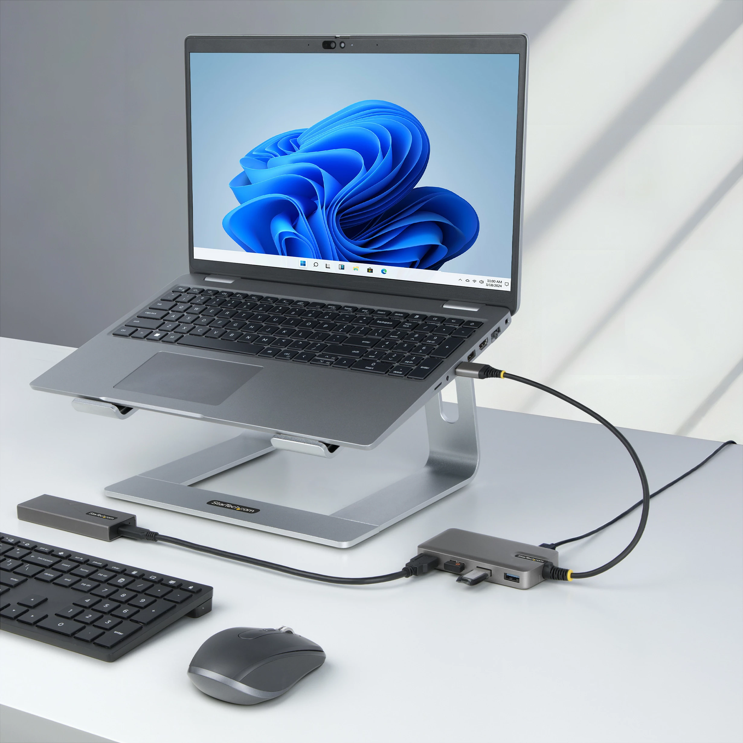 USB Hub StarTech 4-Port, USB 3.2 Gen 1 5Gbps, USB-A në 4x USB-A, me Micro-USB për energji shtesë, 30cm kabllo, gri