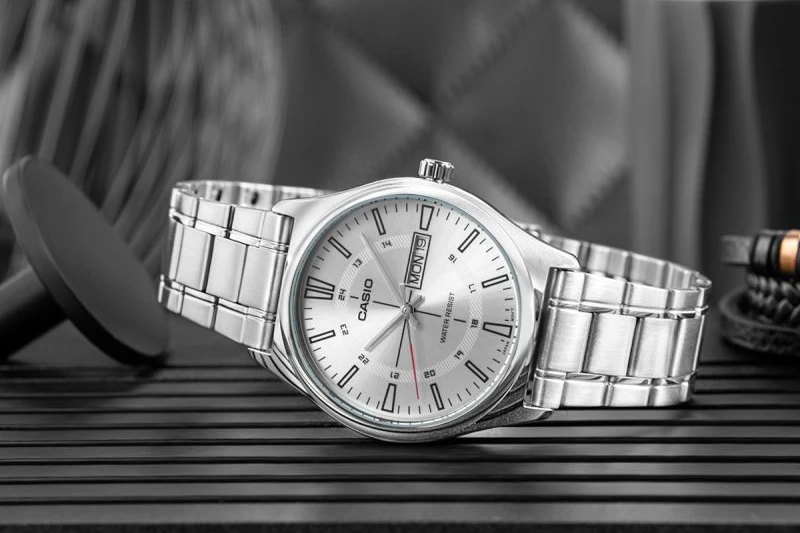 Orë dore për meshkuj CASIO, argjend