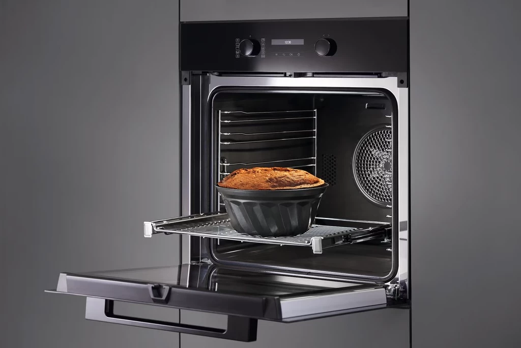 Furrë inkastruese Miele H 2861-1 BP 125 Edition, me shina me zgjatje të plotë, vetëpastrim pirolitik, me tepsi AirFry/Back HBBL 71