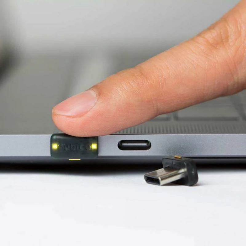 Çelës sigurie USB-C Yubico YubiKey 5C Nano, i zi