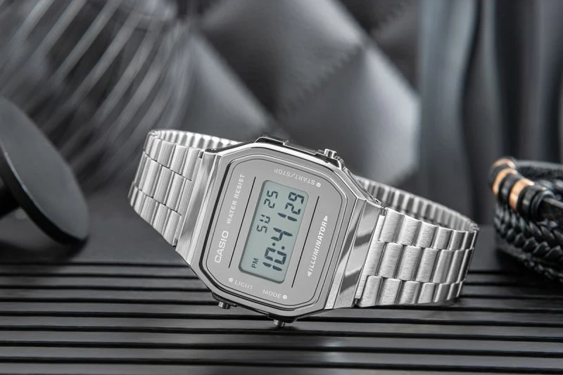 Orë dore për meshkuj Casio Vintage A168WEM-7EF, argjend