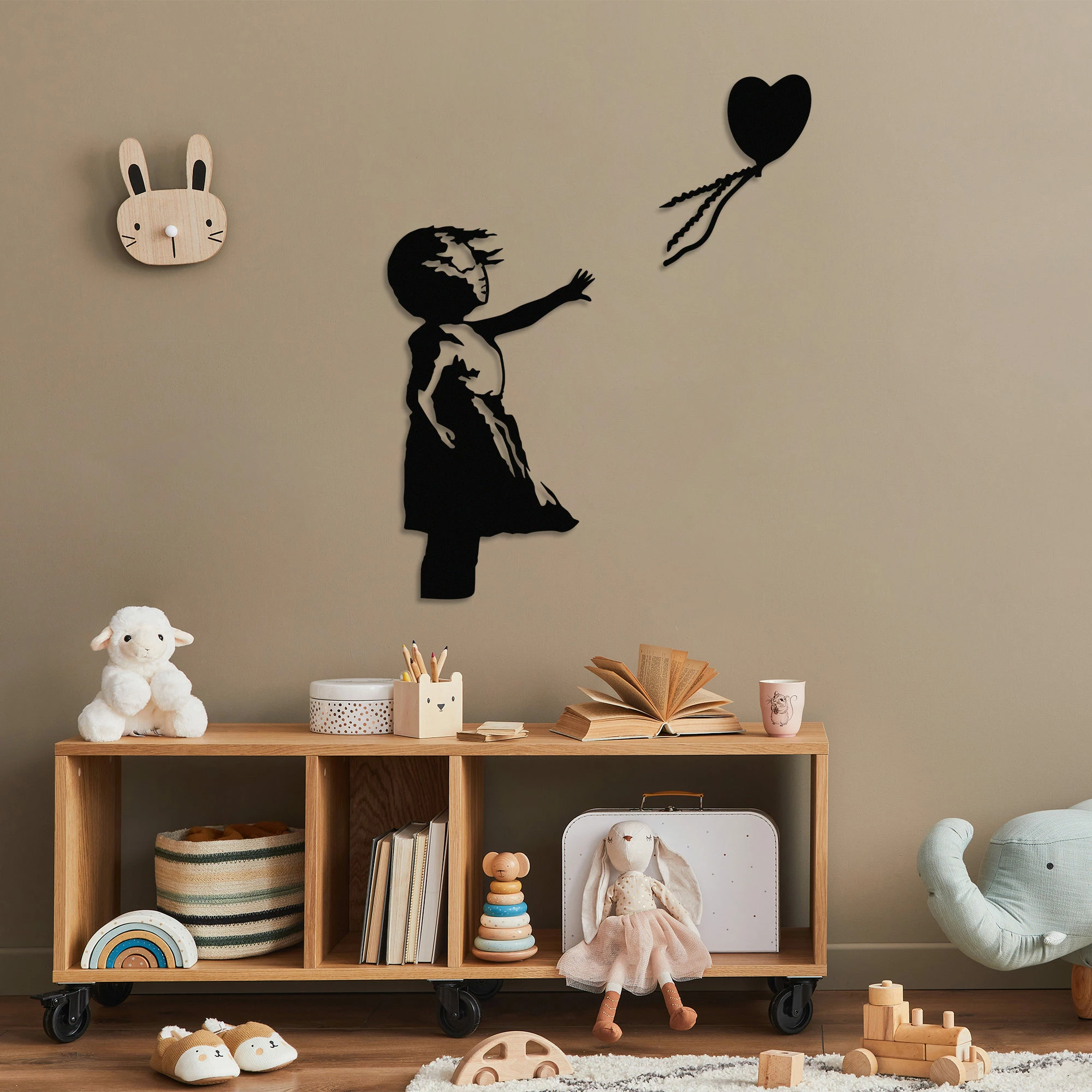 Aksesor dekorativ metalik për mur Wallity, Banksy - 14, ngjyrë e zezë, 105x85cm