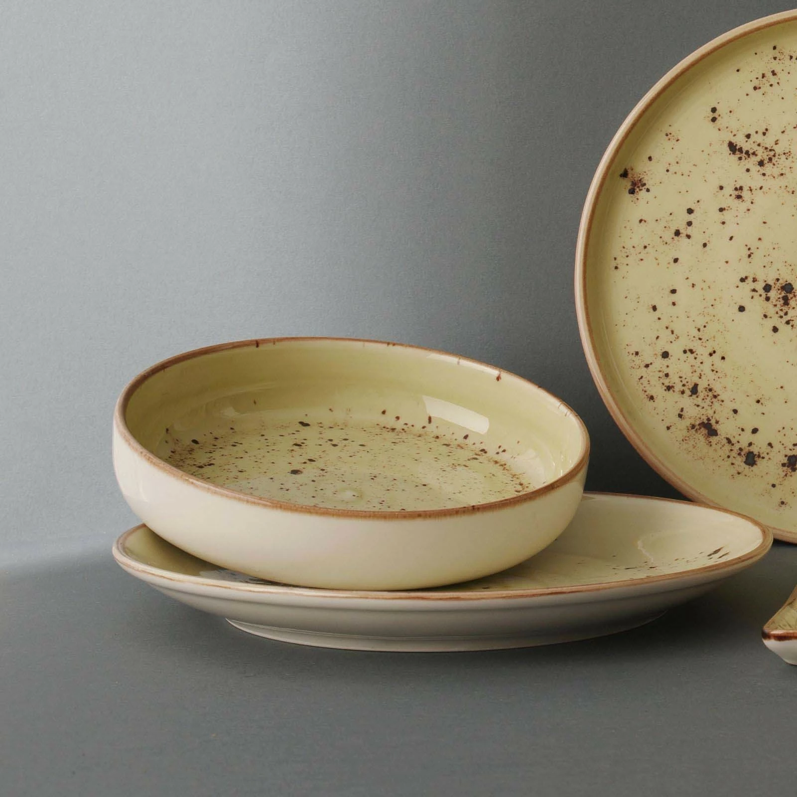 Tas i cekët Fine Dine Olive 200 mm, porcelan, set 4 copë, i gjelbër