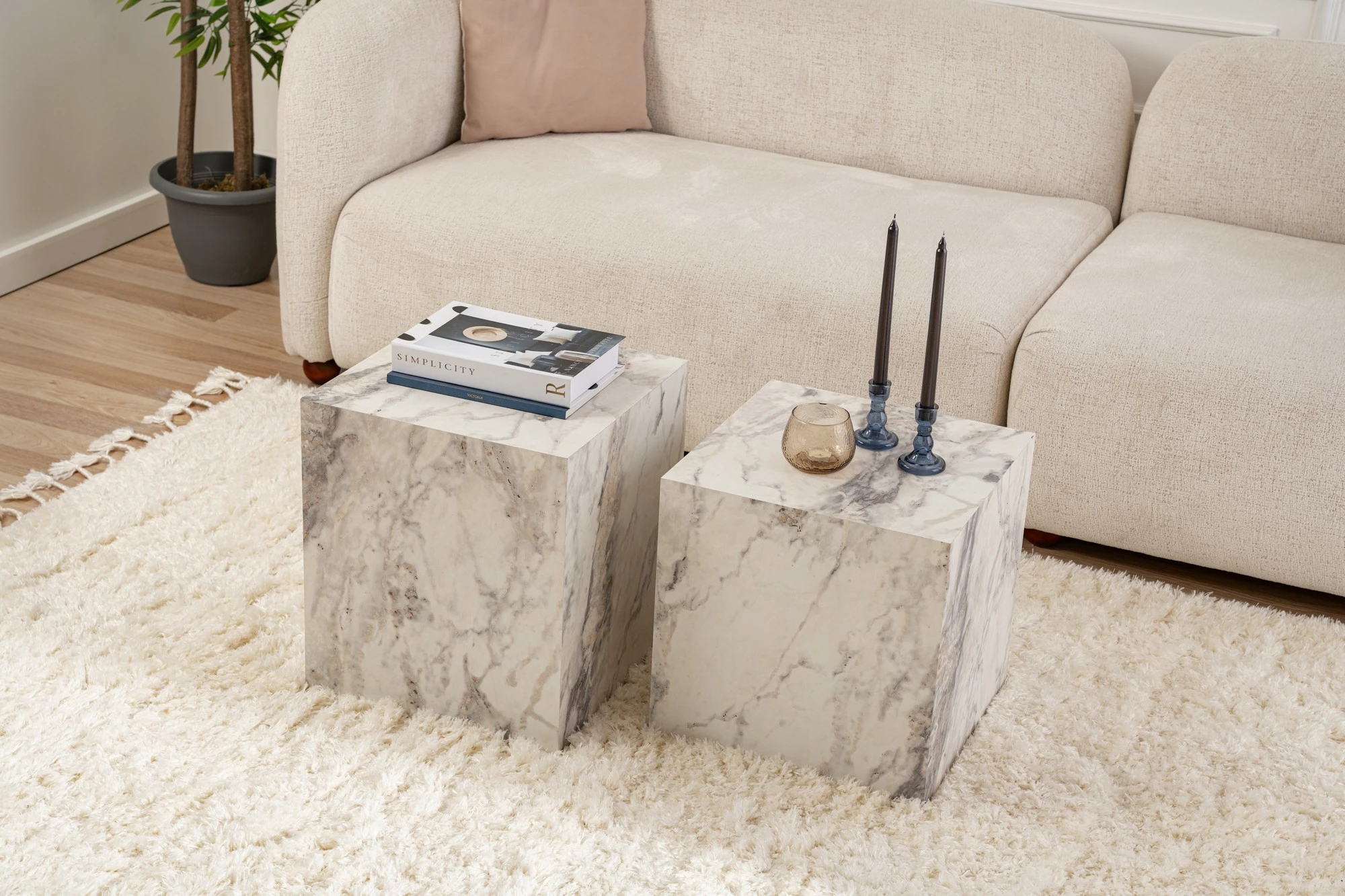 Set tavolinash anësore Nordure, model kube, Freesia