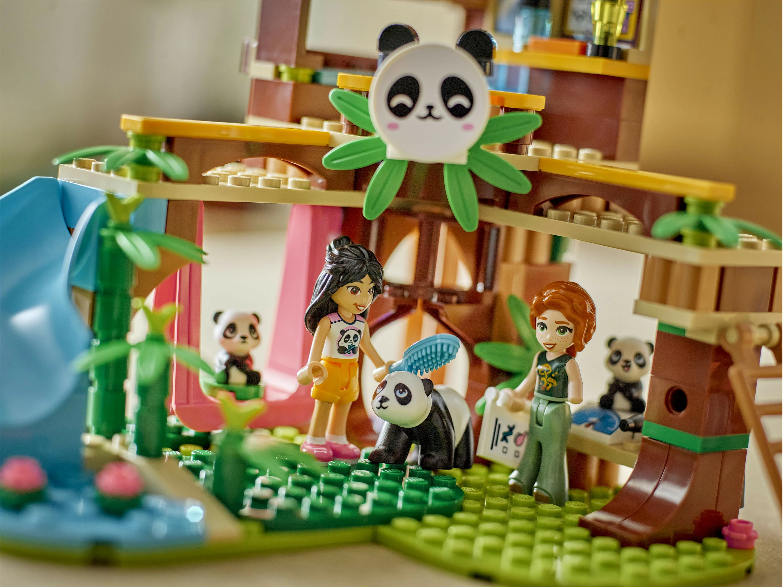 Set lodër LEGO Friends 42648 Strehë e Pandave, 243 copë, 7+