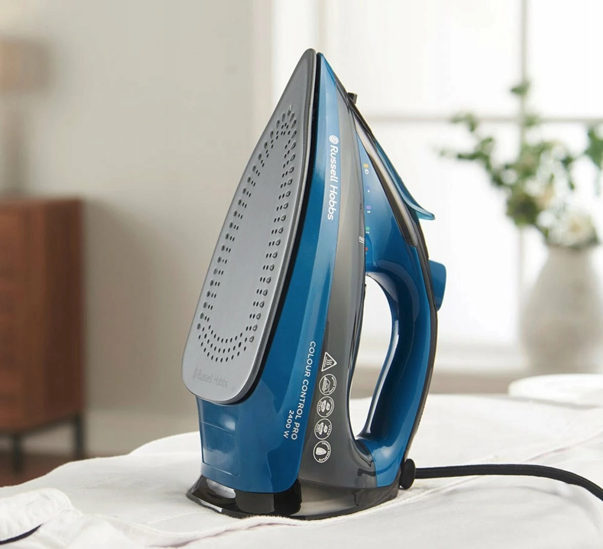 Hekur Russell Hobbs 27280-56 2400W, shpërthim avulli 185 g/min, avull i vazhdueshëm 45 g/min, pllakë qeramike, rezervuar 380 ml, Color Control, turkez/zi
