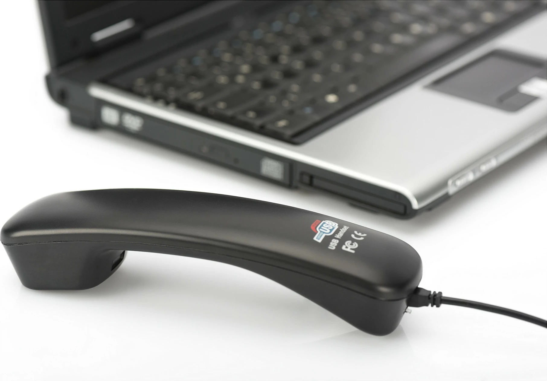 Dorezë telefoni USB Digitus, për PC/Skype, USB-A në RJ10, kabllo 1.8-1.9 m, e zezë