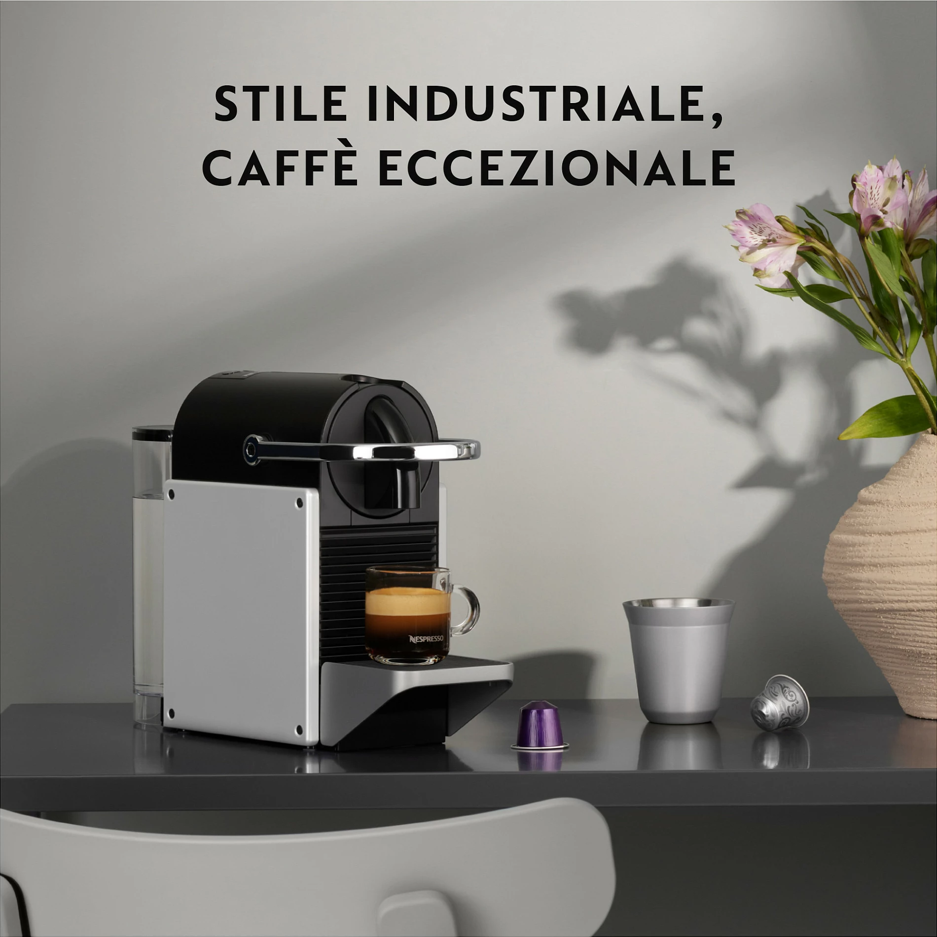 Aparat kafeje kapsulë DeLonghi Pixie EN127.S, 1 L, 1260 W, Ngjyrë e zezë, gri, argjendtë