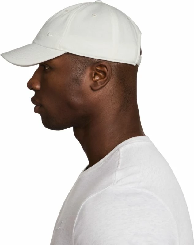 Kapelë Nike Club FZ5698 133, e bardhë [Madhësia: M/L]