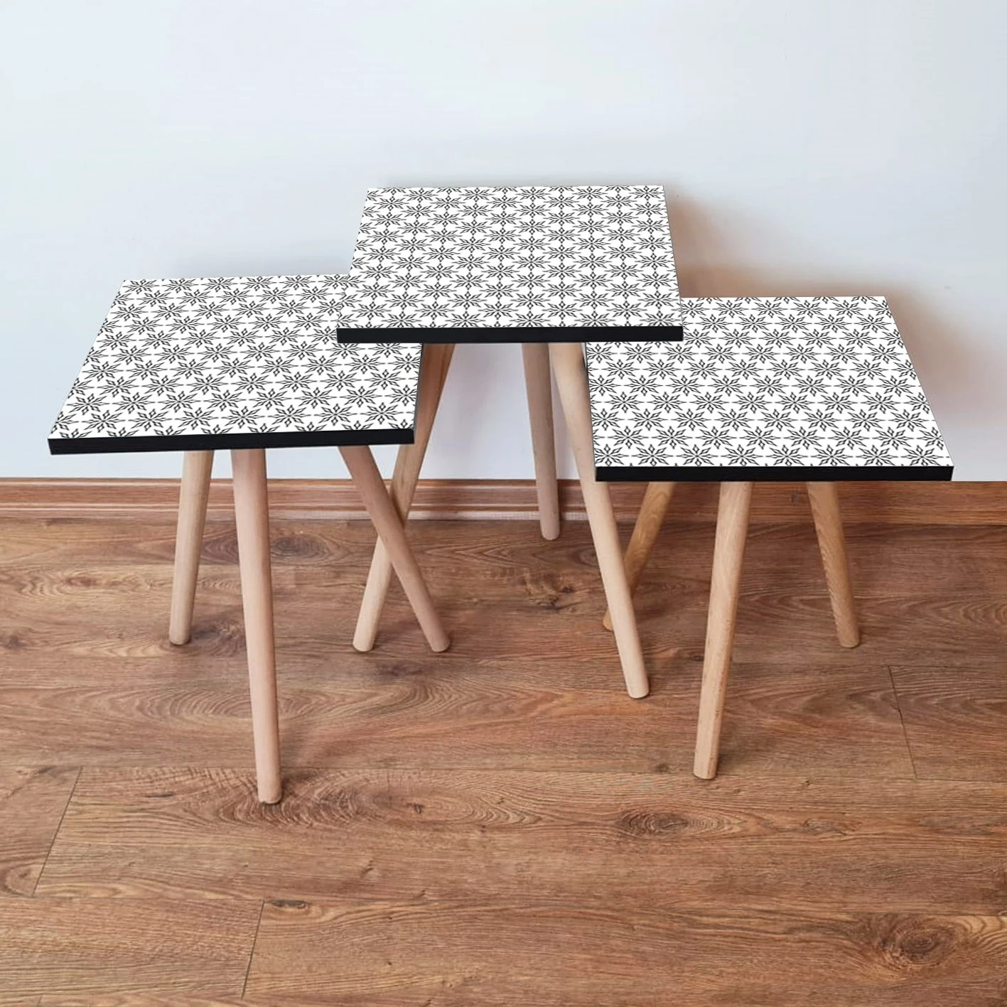 Set tavolinash ndihmëse të mbivendosura Skye Decor, 3 copë, të bardha me të zeza, 3Shp10