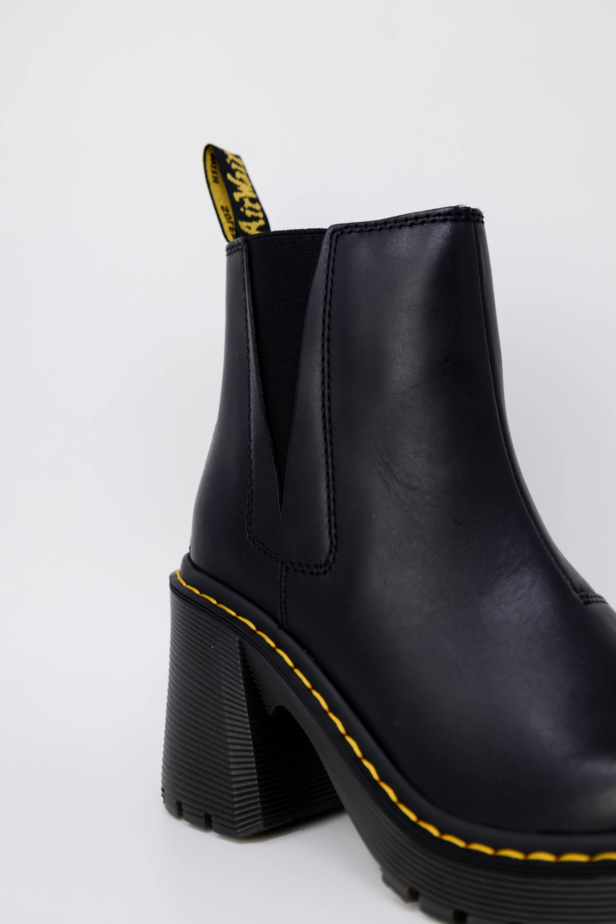 Çizme për femra Dr. Martens Spence Sendal 26440001, të zeza [Madhësia: 40]