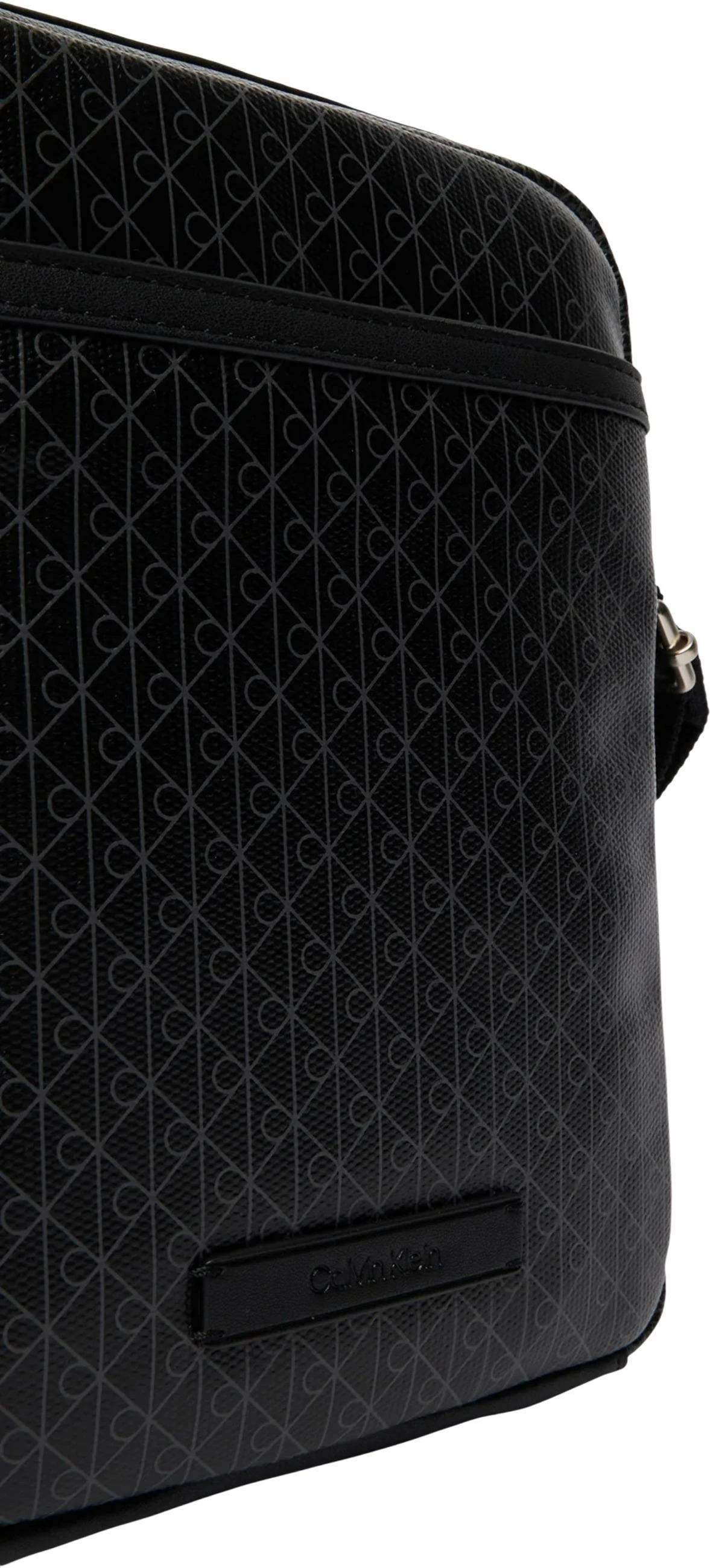 Çantë crossbody Calvin Klein Slim Reporter LV04D3334G për meshkuj, e zezë
