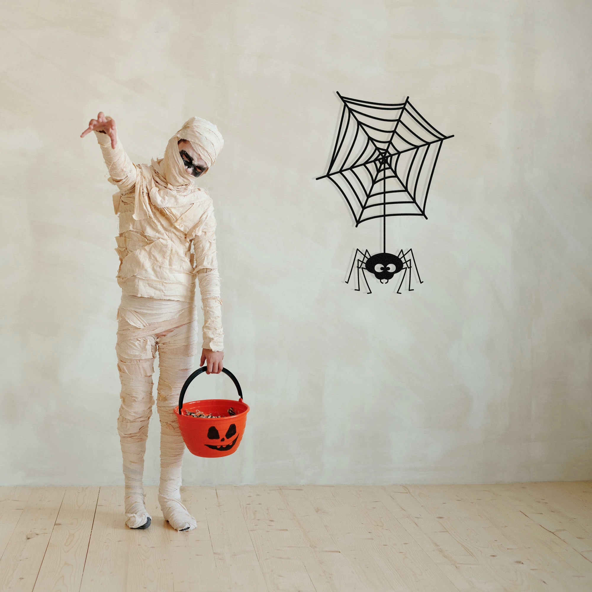 Aksesor muri dekorativ prej metali, Wallity, Halloween 13, ngjyrë e zezë, 36x53cm