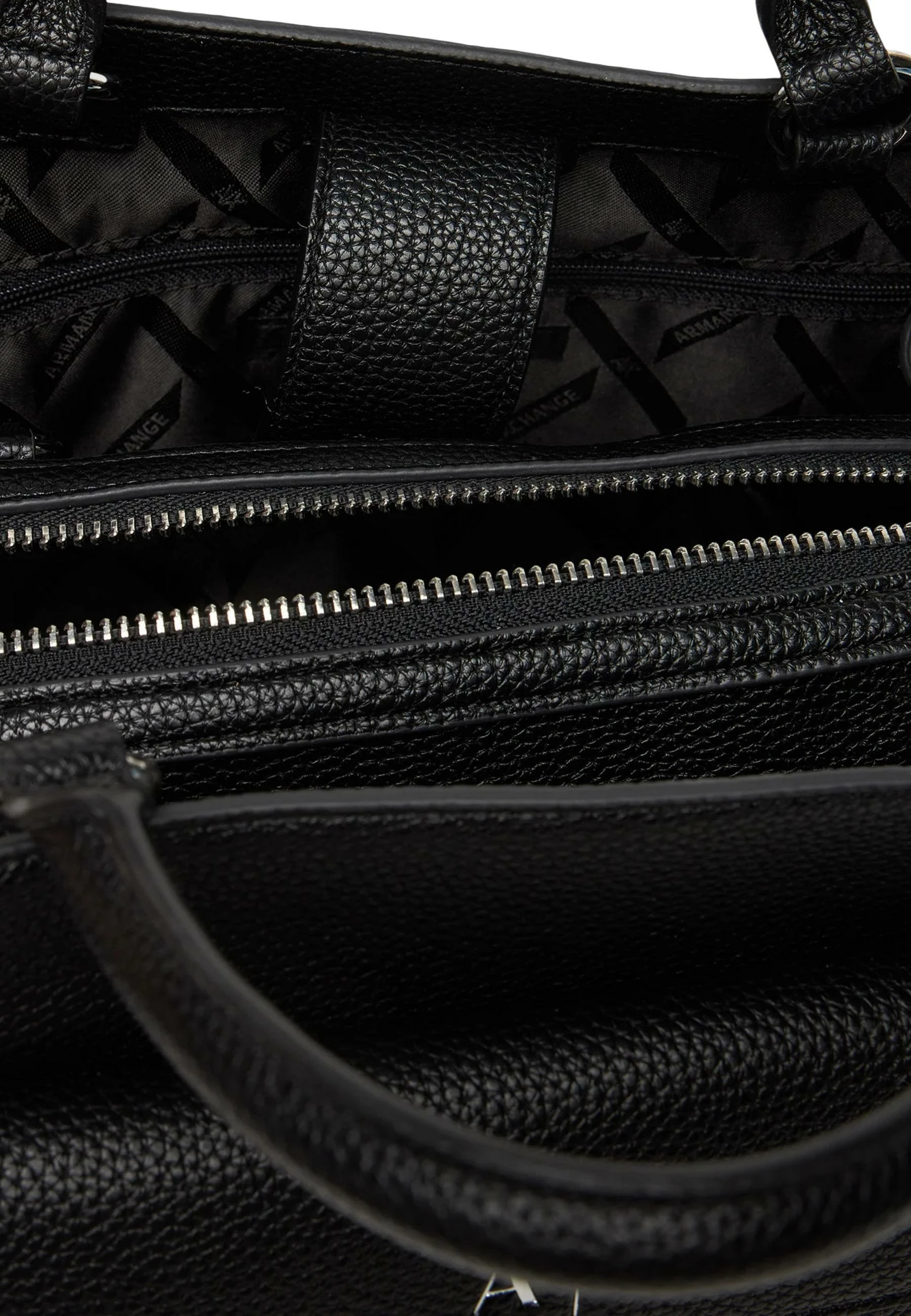 Çantë dore për femra Armani Exchange XW001545 AF17019, e zezë