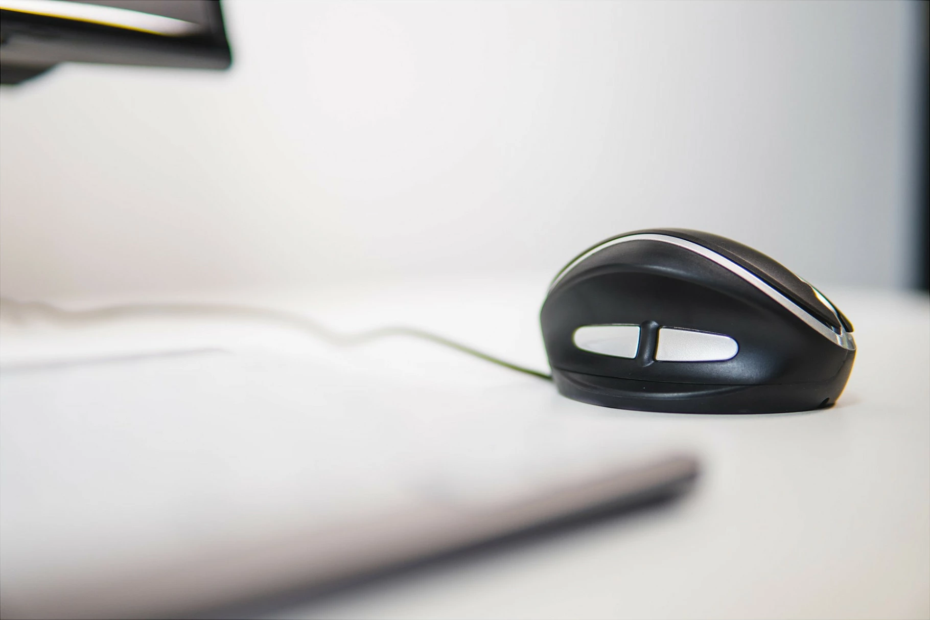 Maus BakkerElkhuizen Oyster Mouse, vertikal ergonomik, 1200 DPI, USB-A, ambidextrous, i zi/argjendtë