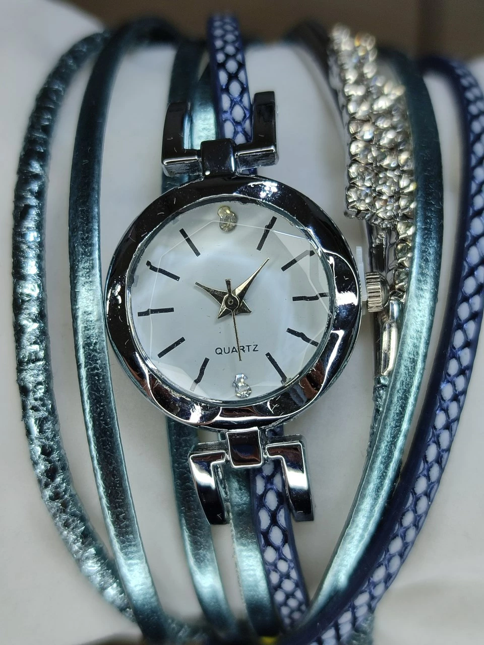 Orë dore për femra, me byzylyk OBAK, e argjendtë në të kaltër