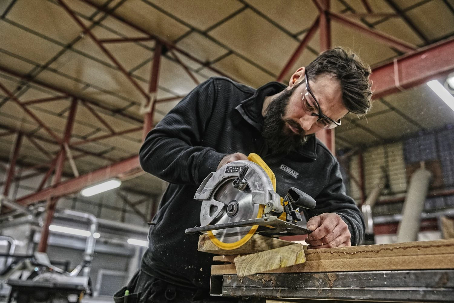 Sharrë rrethore DeWalt DWE560 1350 W 184 mm