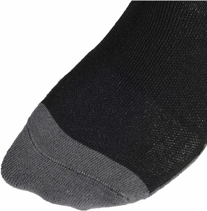 Çorape adidas, të zeza