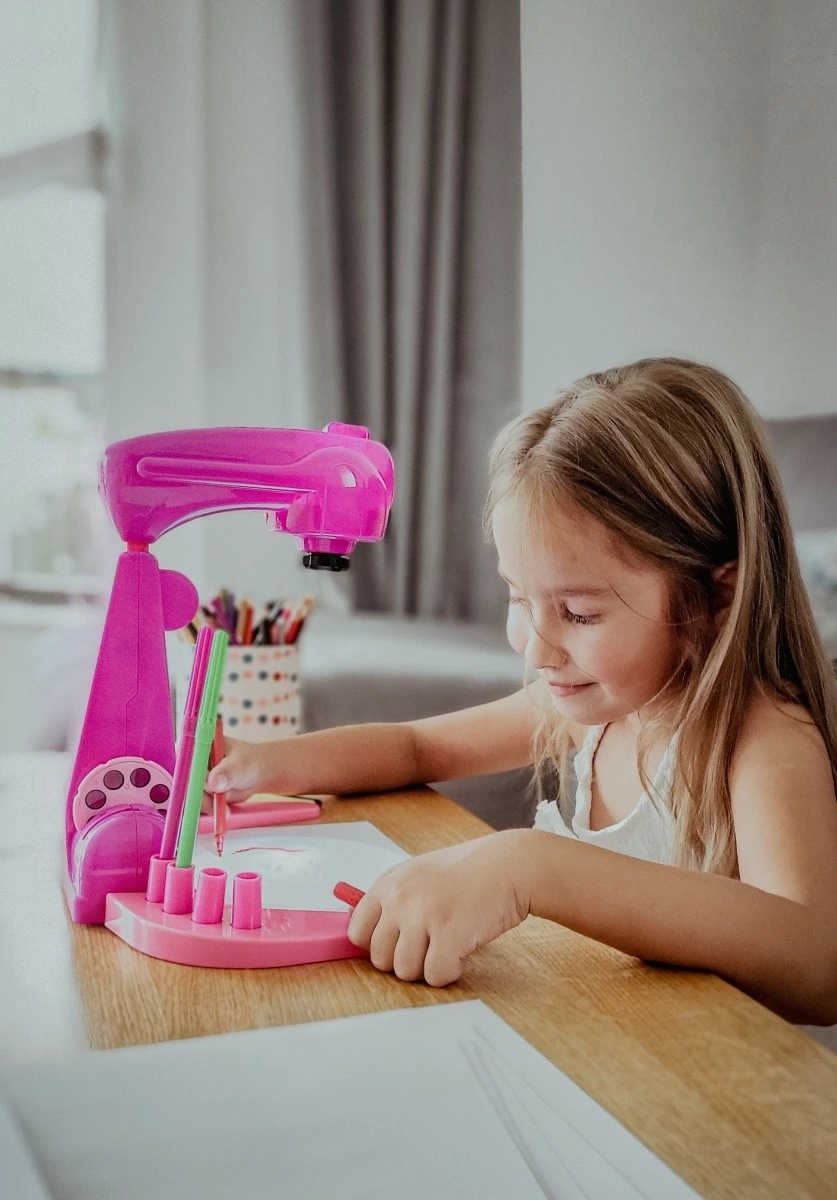 Projektor vizatimi, Lisciani Disney Princess 304-92956, LED, 32 imazhe + 8 markera, rozë, set