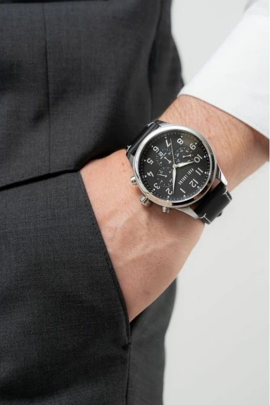 Orë dore për meshkuj Paul Lorens, e zezë