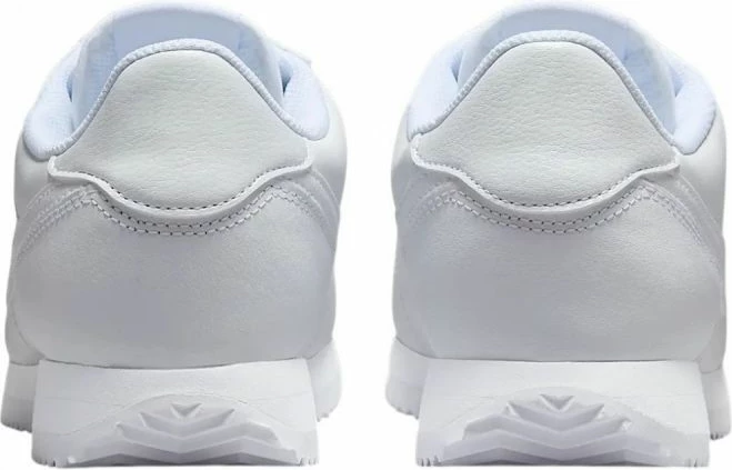 Atlete Nike për femra, të bardha