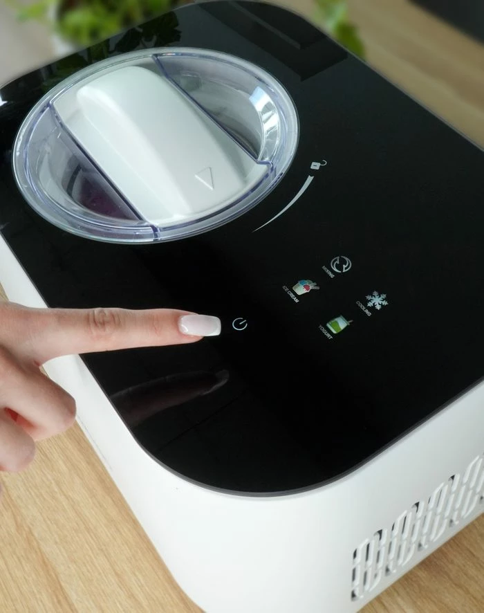 Makinë Për Përgaditjen E Akullores BLAUPUNKT ICM401