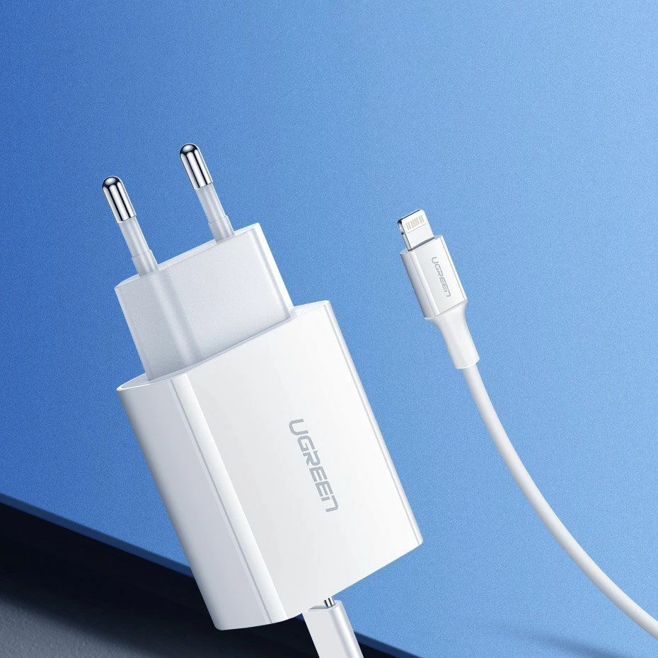 Karikues Ugreen CD137 18W 1x USB-C PD/QC 3A argjendtë/bardhë