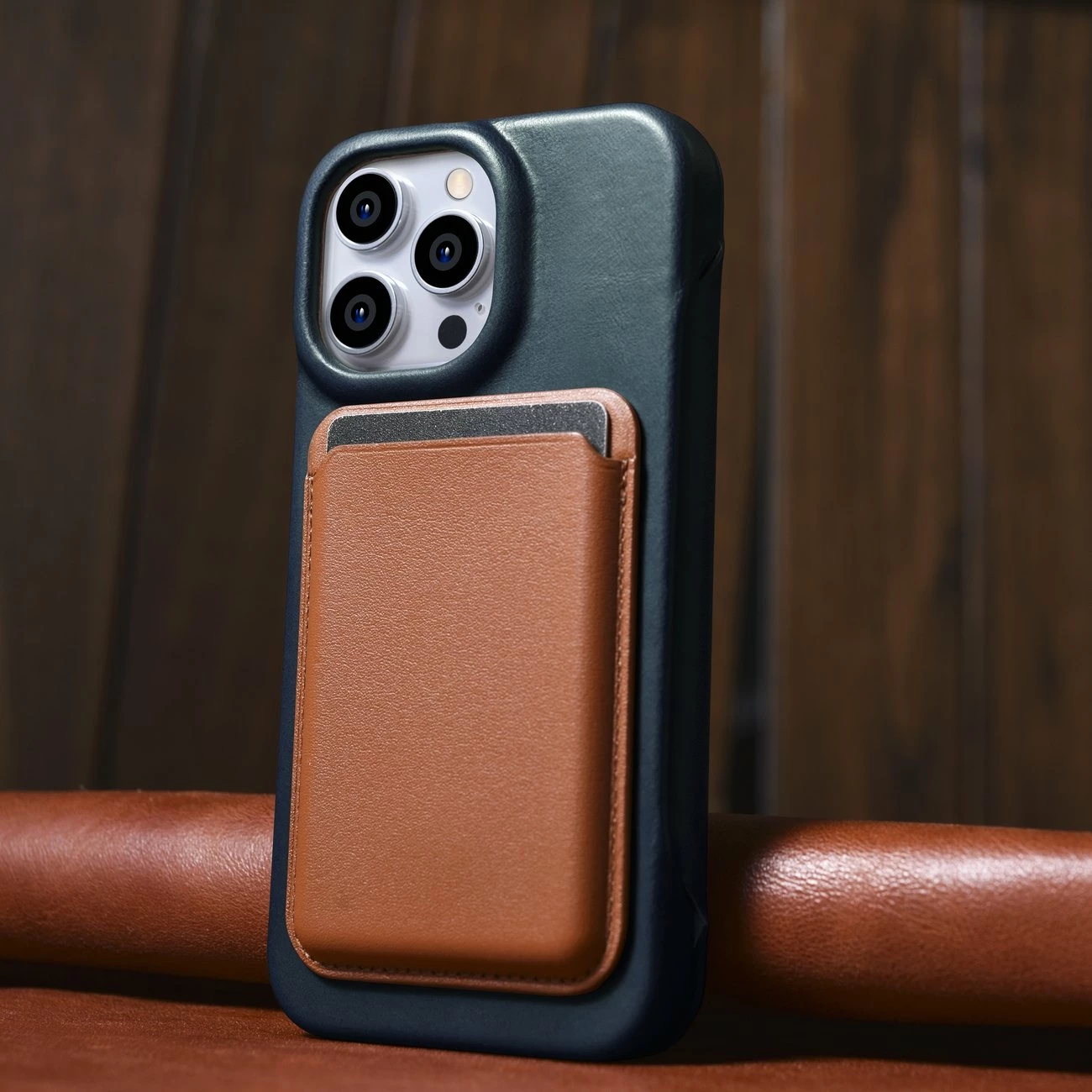 Mbështjellës iCarer Oil Wax Premium Leather Folio për iPhone 14 Pro, MagSafe, Blu