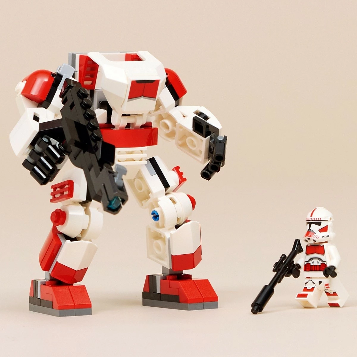 Set LEGO Star Wars 75448 Shock Trooper Clone Mech 151 pjesë 6+ kuqe e bardhë
